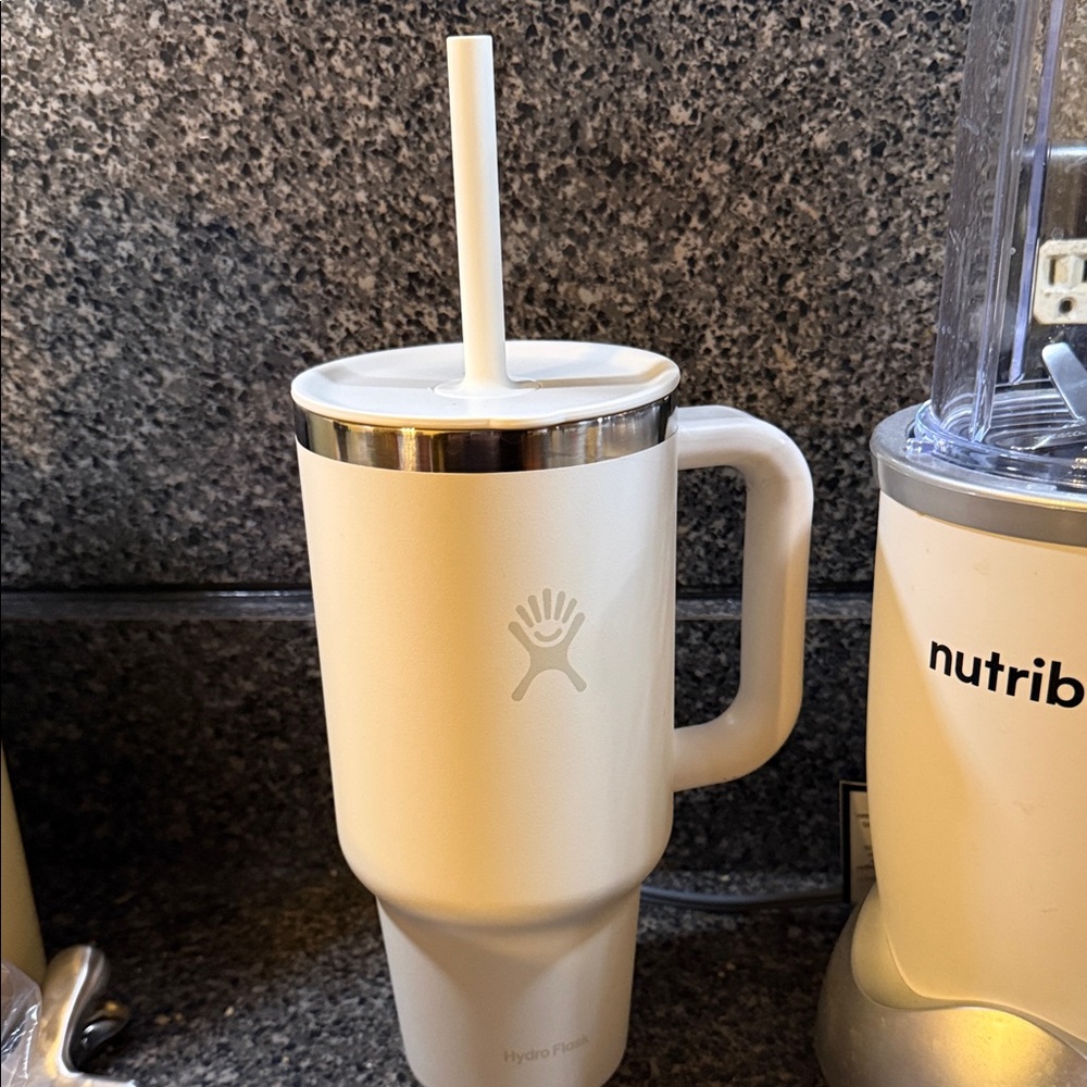Hydro Flask Cream Tumbler with Handle and Straw